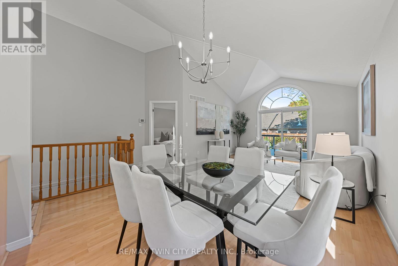 432 Sandbanks Crescent, Waterloo, Ontario  N2V 2J1 - Photo 17 - X12443137