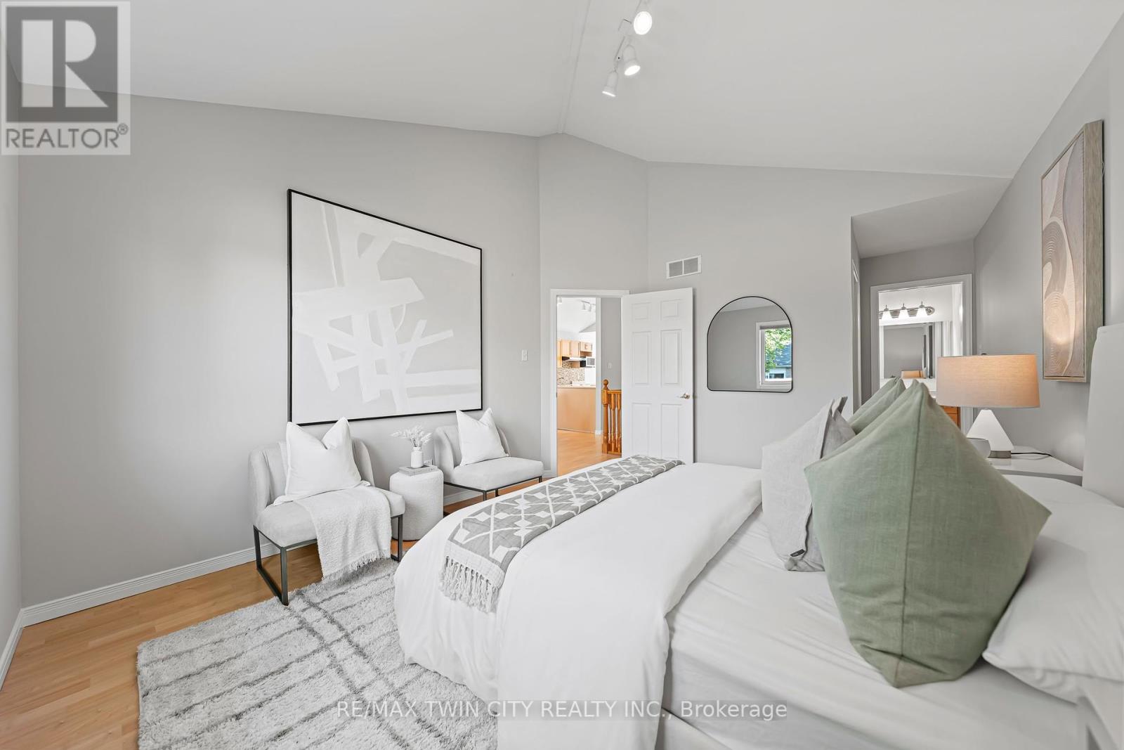 432 Sandbanks Crescent, Waterloo, Ontario  N2V 2J1 - Photo 23 - X12443137