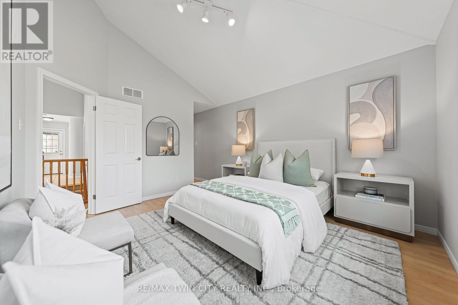 432 Sandbanks Crescent, Waterloo, Ontario  N2V 2J1 - Photo 24 - X12443137