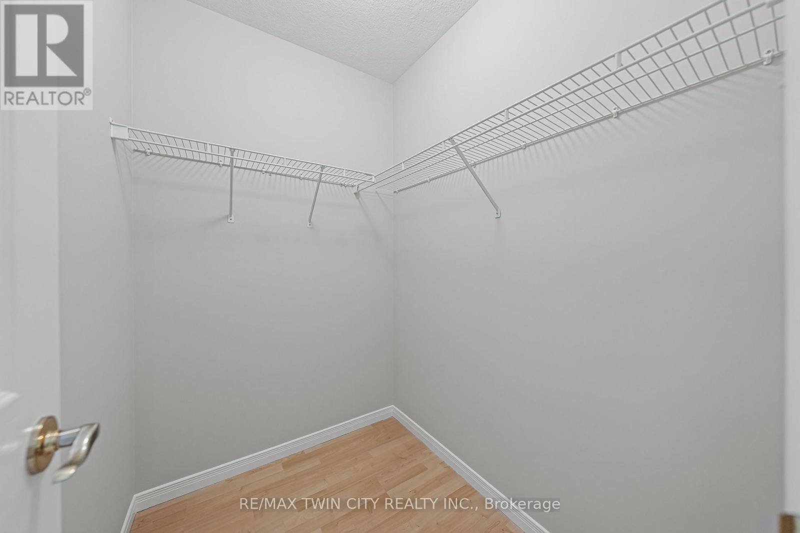 432 Sandbanks Crescent, Waterloo, Ontario  N2V 2J1 - Photo 30 - X12443137
