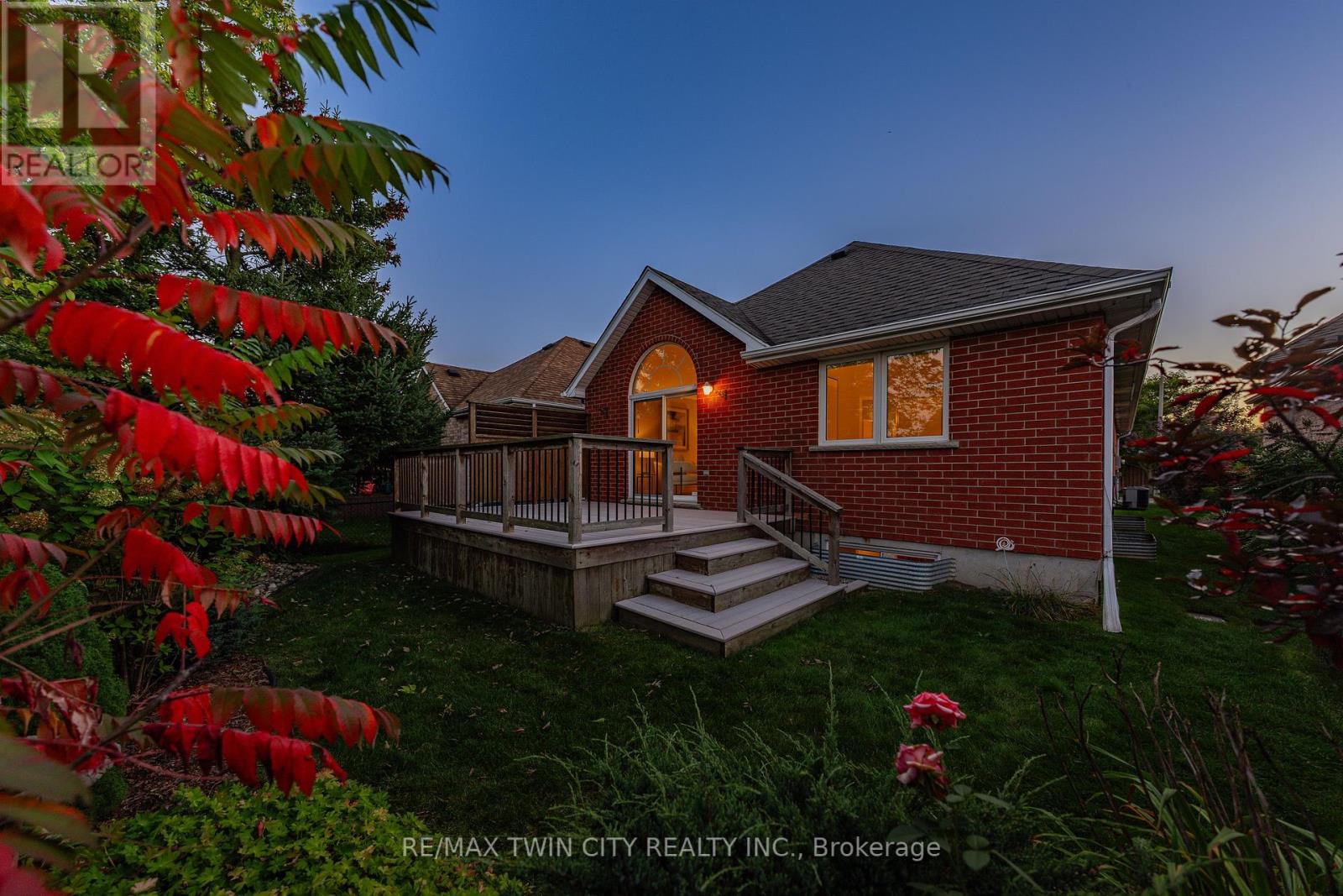 432 Sandbanks Crescent, Waterloo, Ontario  N2V 2J1 - Photo 38 - X12443137