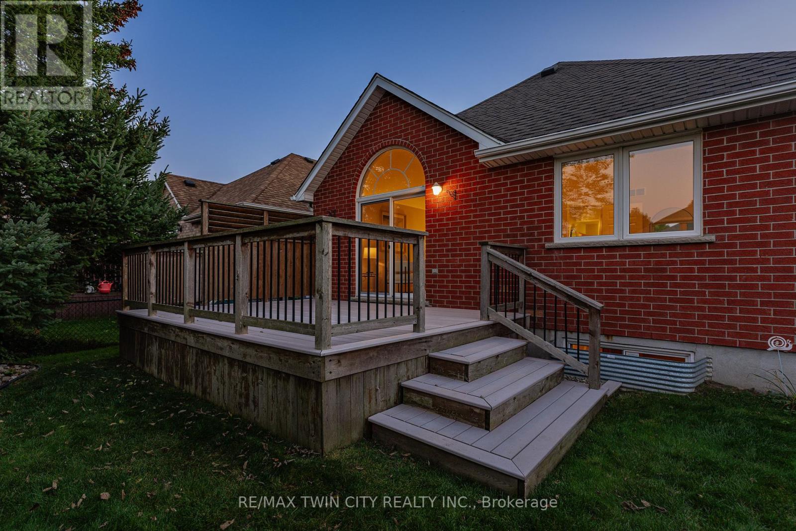 432 Sandbanks Crescent, Waterloo, Ontario  N2V 2J1 - Photo 40 - X12443137