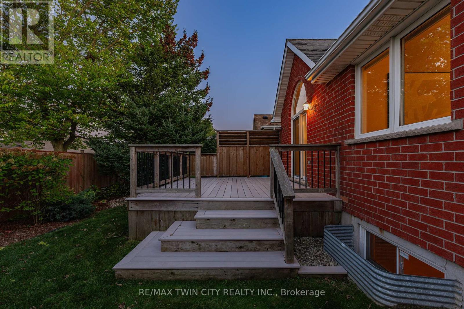 432 Sandbanks Crescent, Waterloo, Ontario  N2V 2J1 - Photo 41 - X12443137