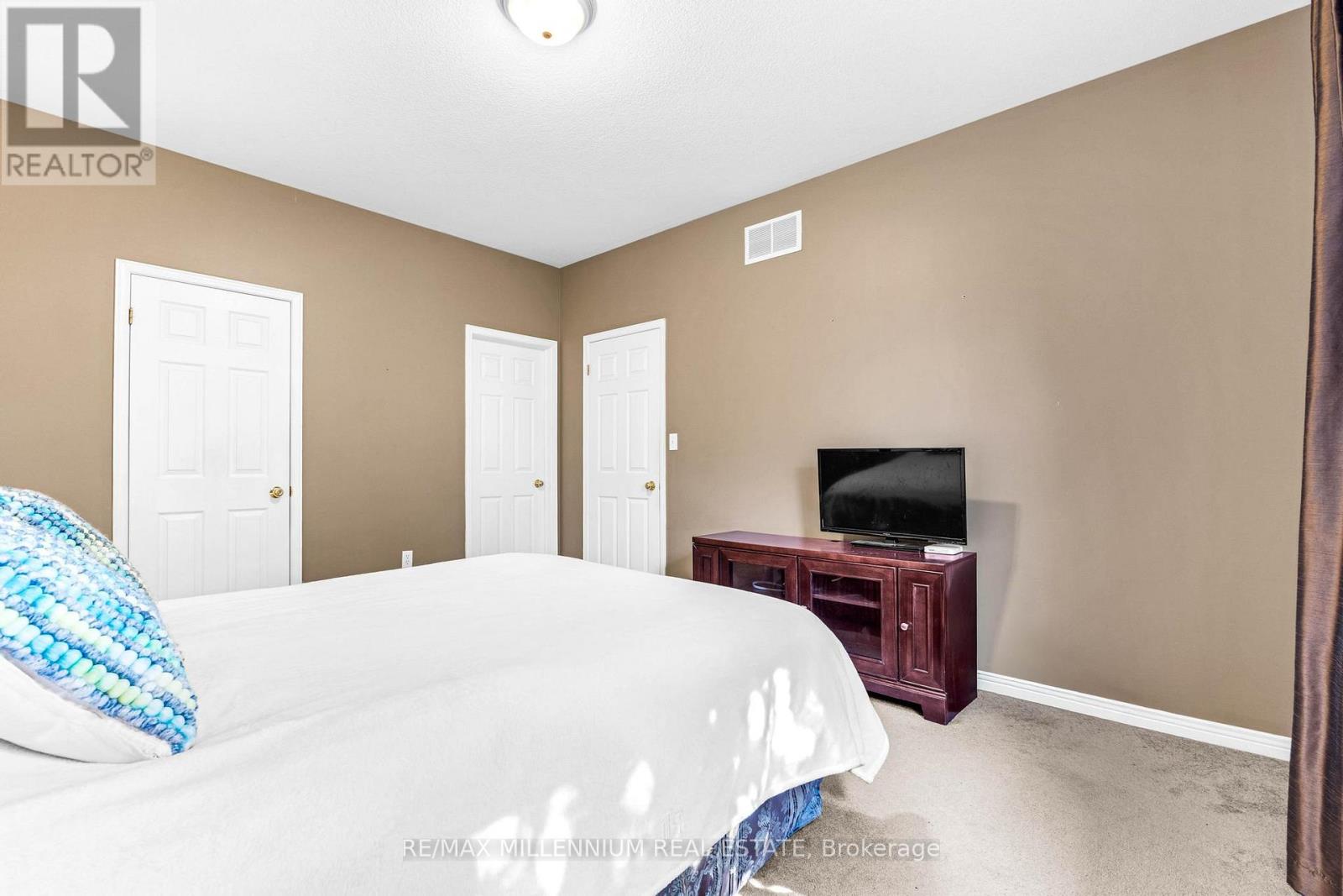 188 Blue Mountain Drive, Hamilton, Ontario  L0R 1P0 - Photo 25 - X12443139