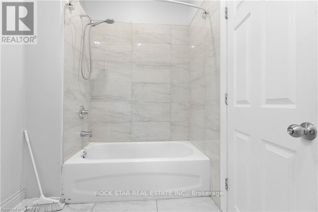 235 Hamilton Road, London East, Ontario  N5Z 1P9 - Photo 34 - X12443160