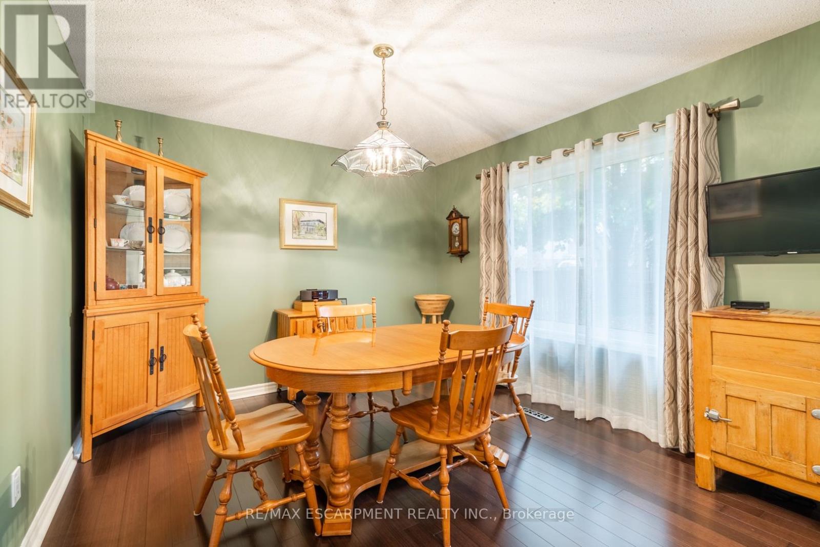375 Melanie Crescent, Hamilton, Ontario  L9G 4B1 - Photo 12 - X12443169