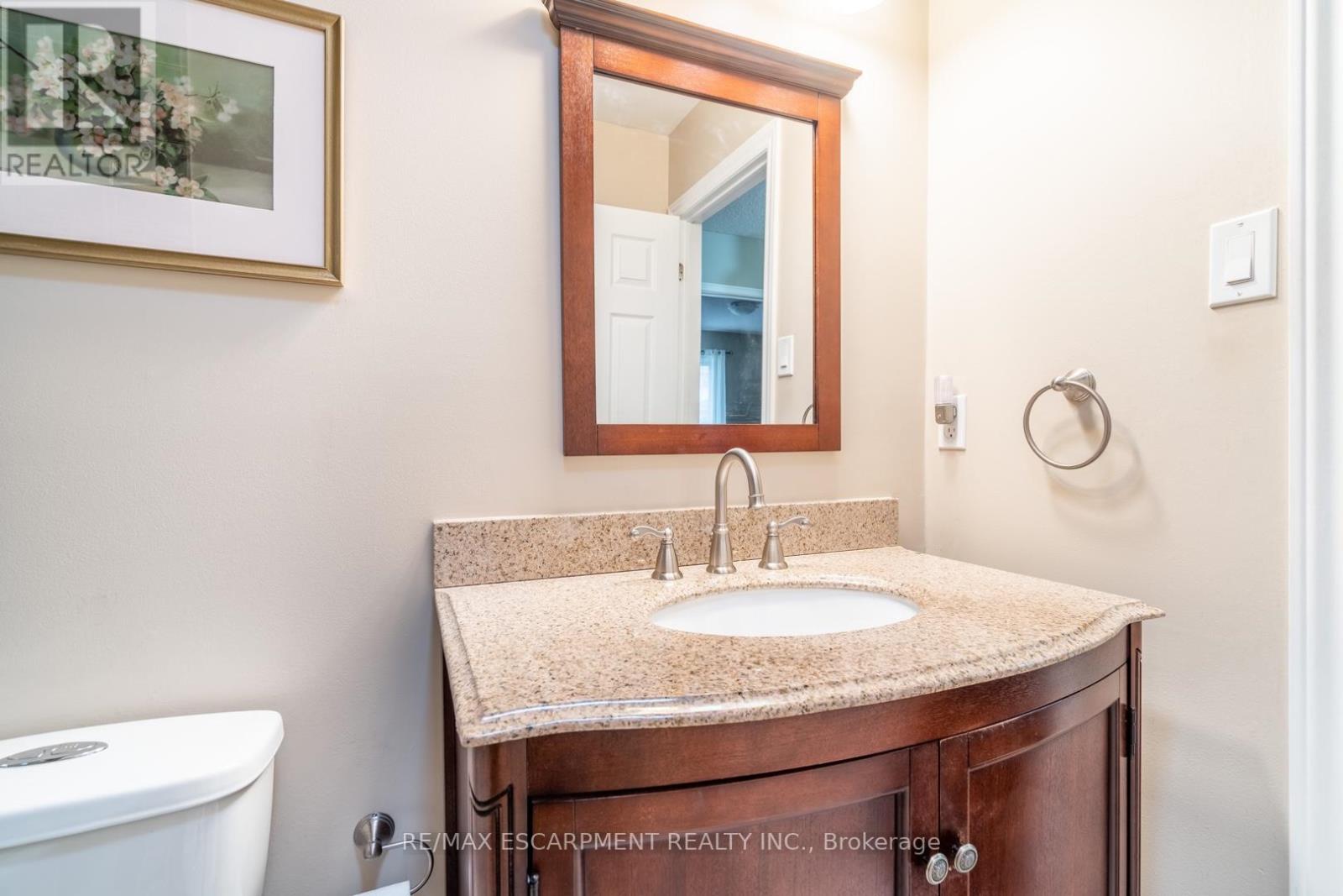 375 Melanie Crescent, Hamilton, Ontario  L9G 4B1 - Photo 17 - X12443169