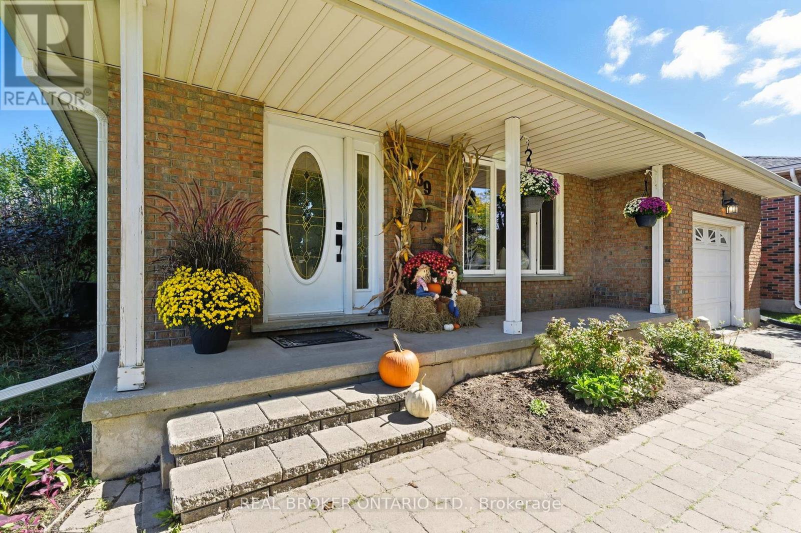 39 Carriage Road, Norfolk, Ontario  N3Y 4Y3 - Photo 6 - X12443183