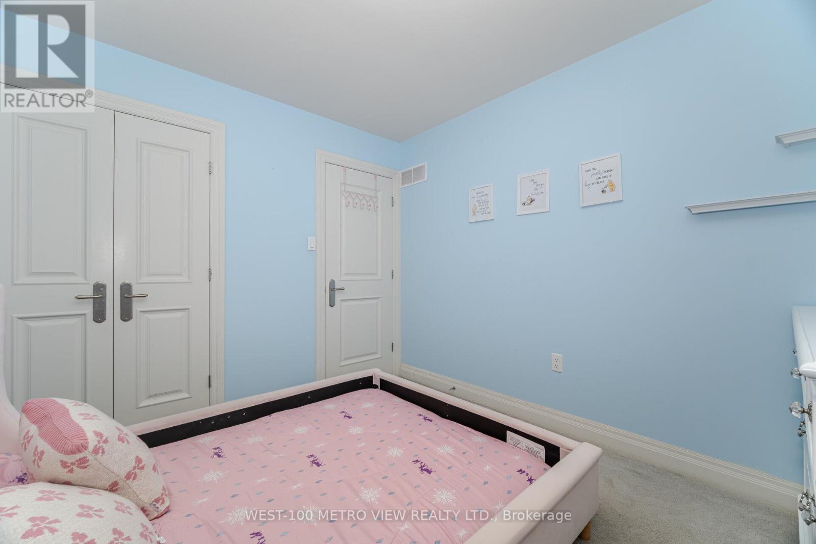 11 Brooking Court, Hamilton, Ontario  L9G 0A6 - Photo 27 - X12443187