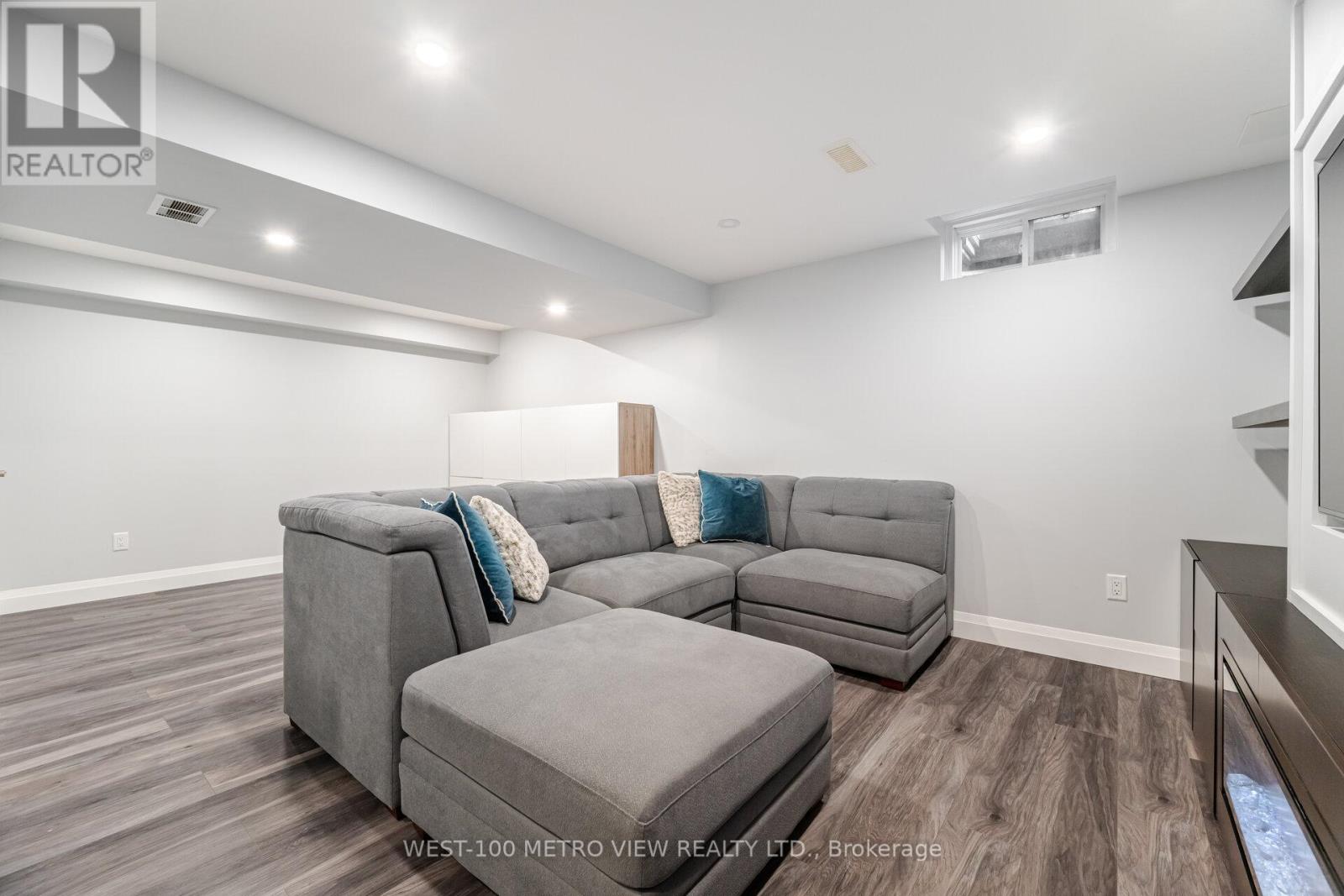 11 Brooking Court, Hamilton, Ontario  L9G 0A6 - Photo 33 - X12443187