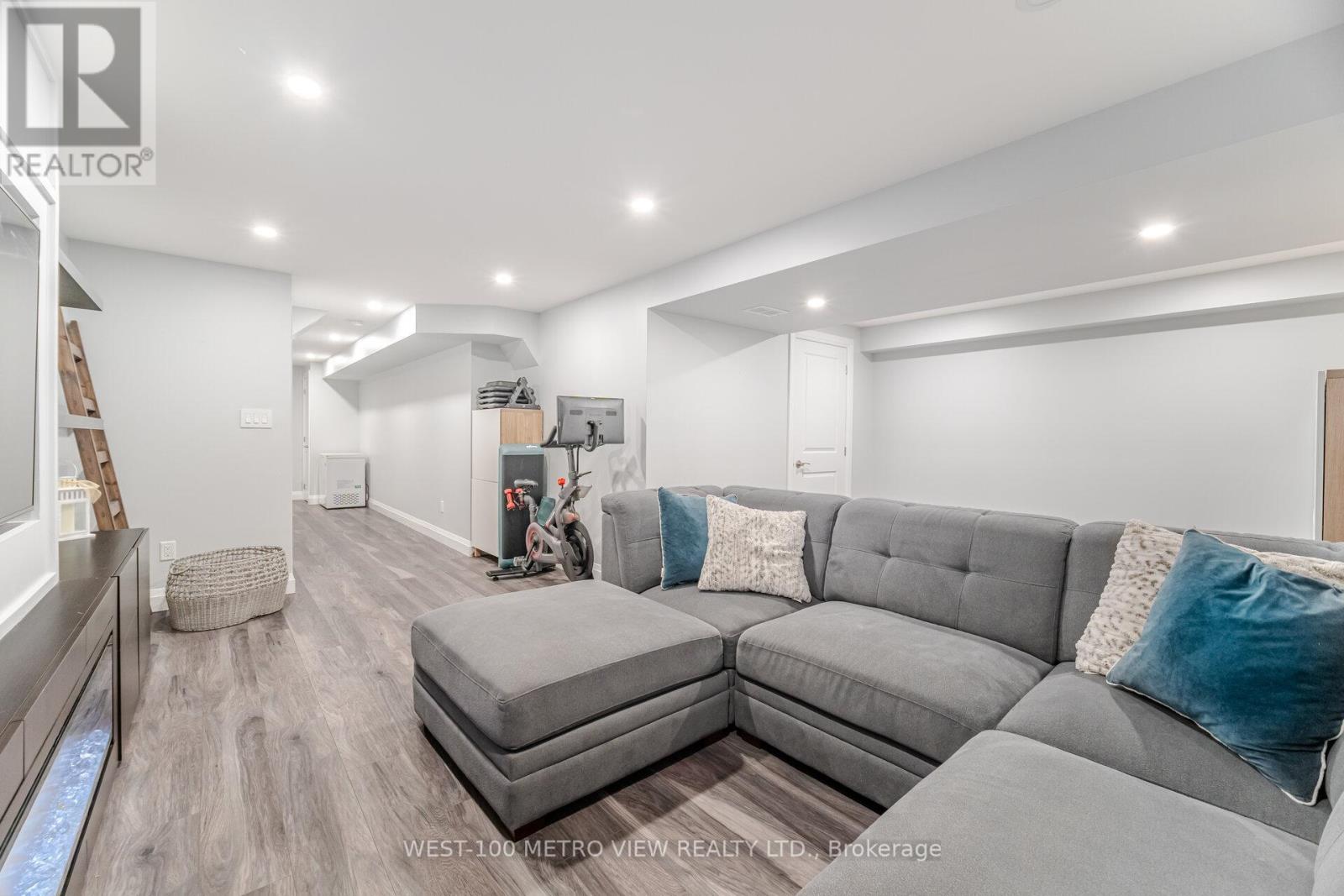 11 Brooking Court, Hamilton, Ontario  L9G 0A6 - Photo 35 - X12443187