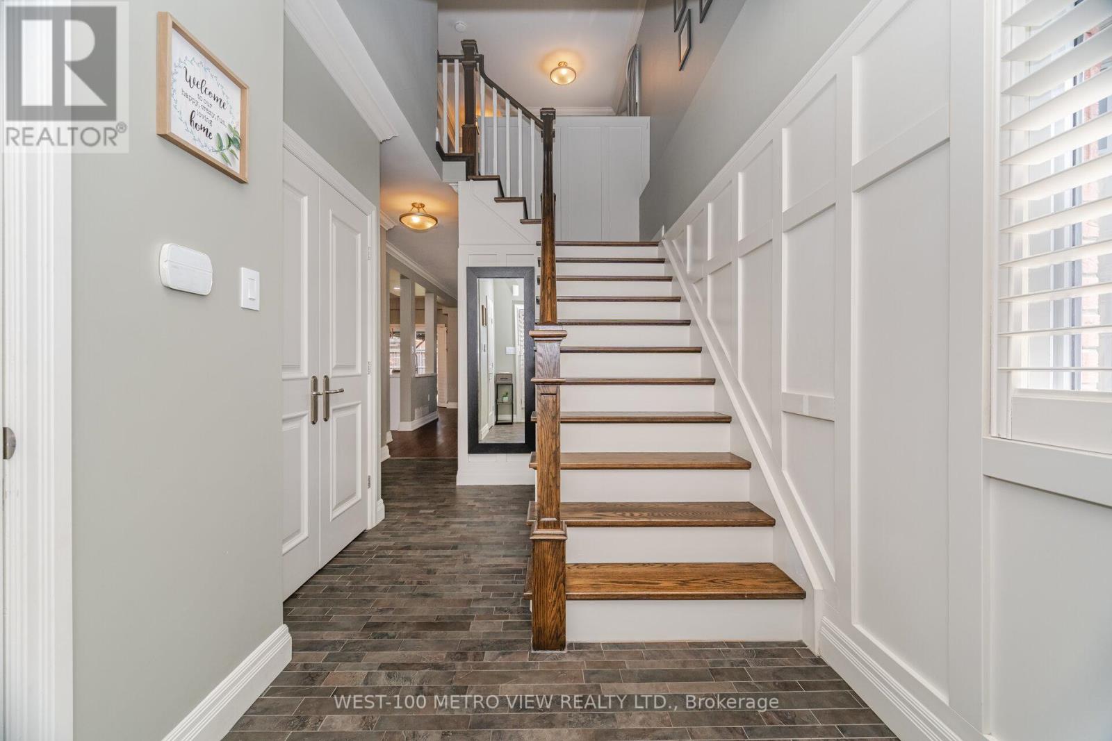 11 Brooking Court, Hamilton, Ontario  L9G 0A6 - Photo 5 - X12443187