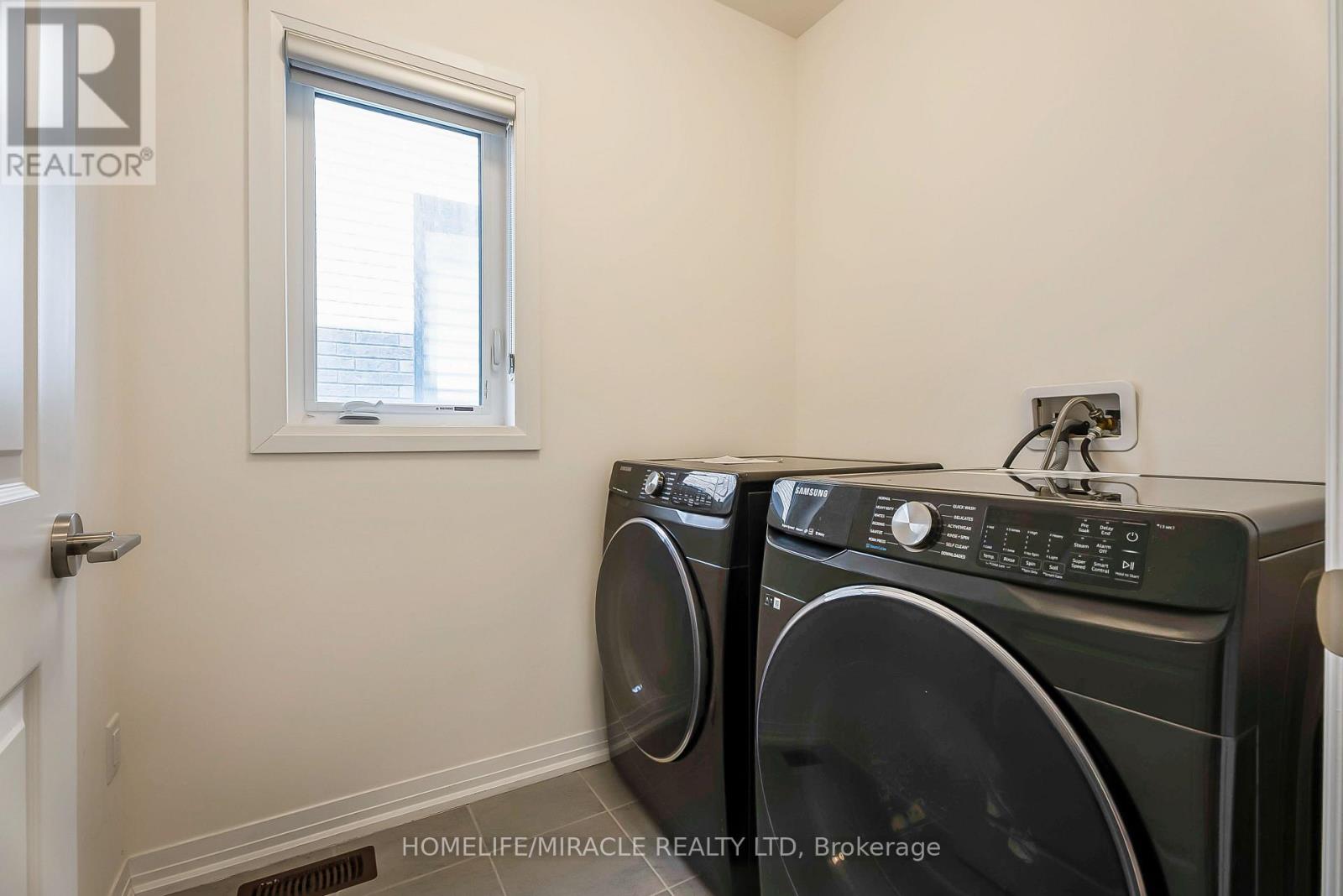 16 Scenic Ridge Gate, Brant, Ontario  N3L 0K4 - Photo 33 - X12443208