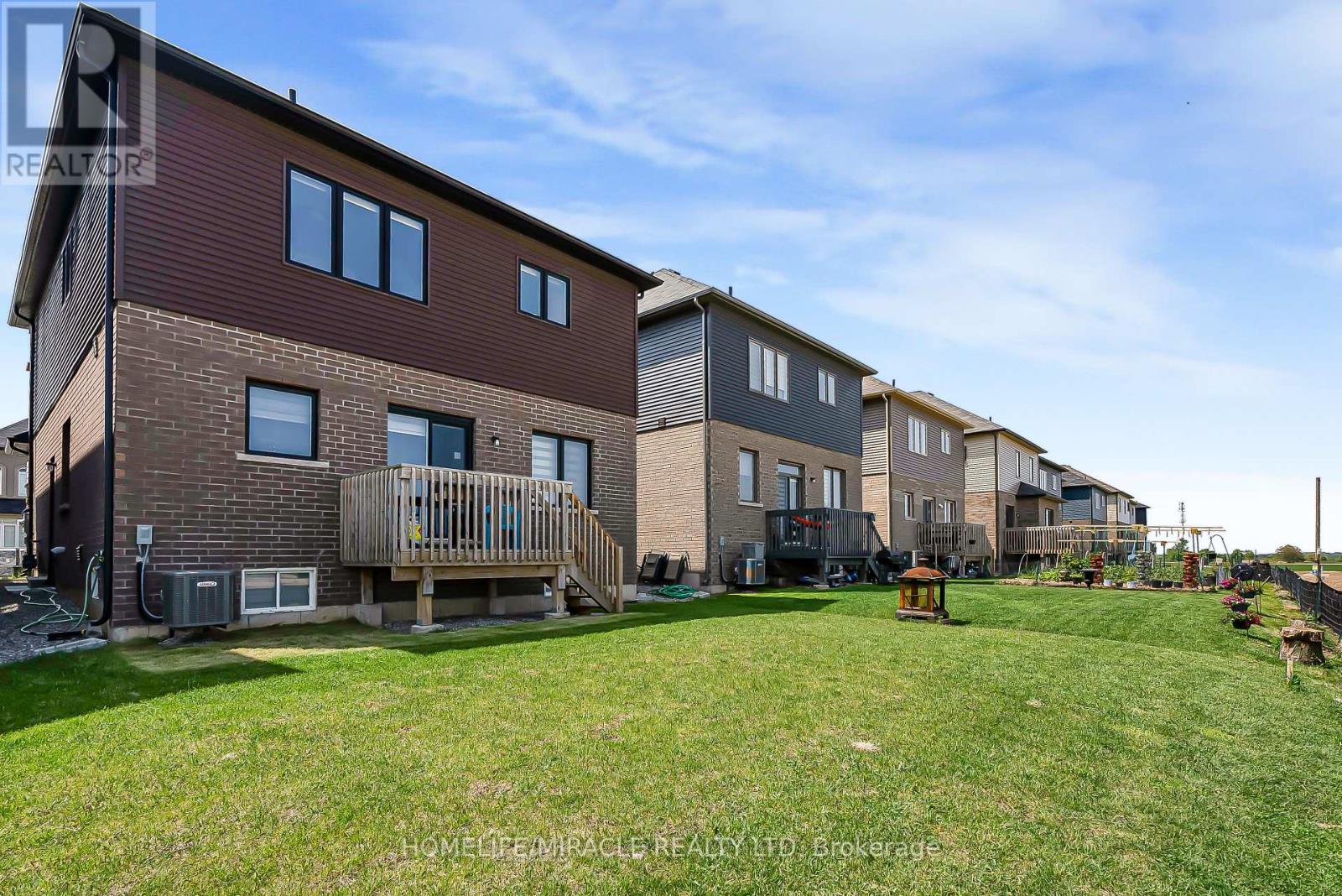 16 Scenic Ridge Gate, Brant, Ontario  N3L 0K4 - Photo 35 - X12443208