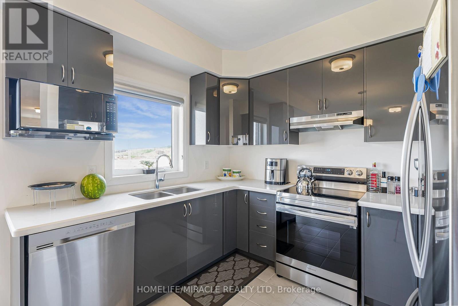 16 Scenic Ridge Gate, Brant, Ontario  N3L 0K4 - Photo 6 - X12443208