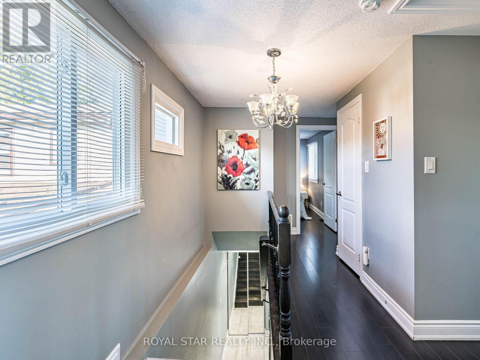 1 Gold Finch Court, Brampton, Ontario  L6S 2K7 - Photo 20 - W12436656