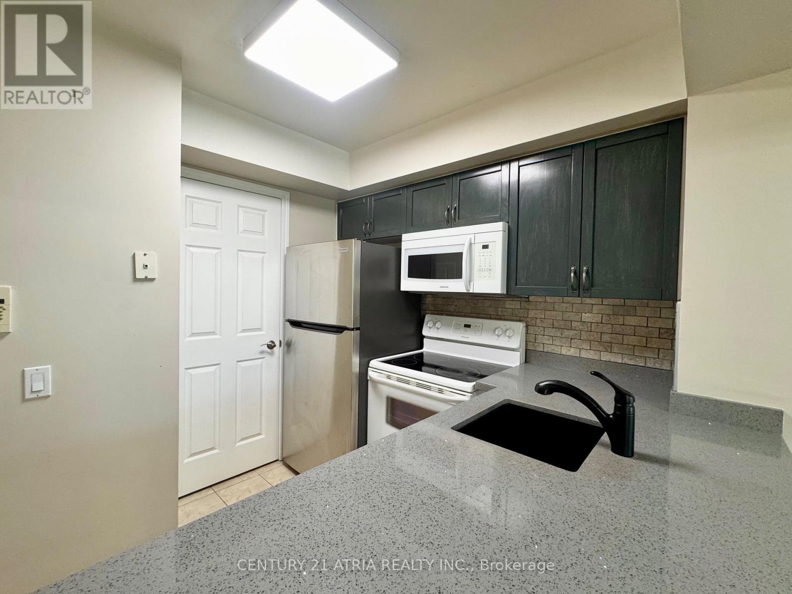 601 - 30 Harrison Garden Boulevard, Toronto, Ontario  M2N 7A9 - Photo 8 - C12436880