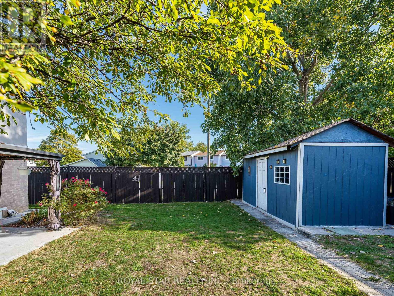 1 Gold Finch Court, Brampton, Ontario  L6S 2K7 - Photo 46 - W12436656