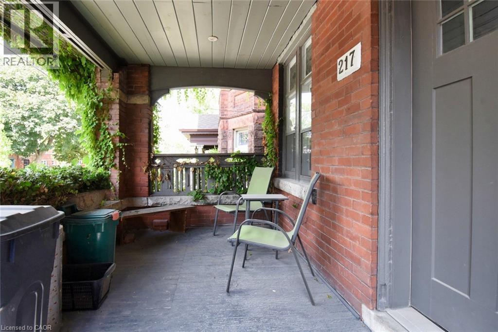 217 N Caroline Street S, Hamilton, Ontario  L8P 3L5 - Photo 2 - 40770094
