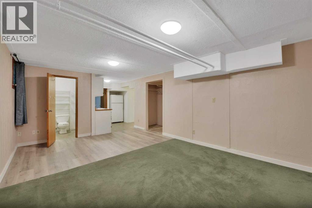 5527 49a Avenue, Red Deer, Alberta  T4N 3X6 - Photo 32 - A2261343