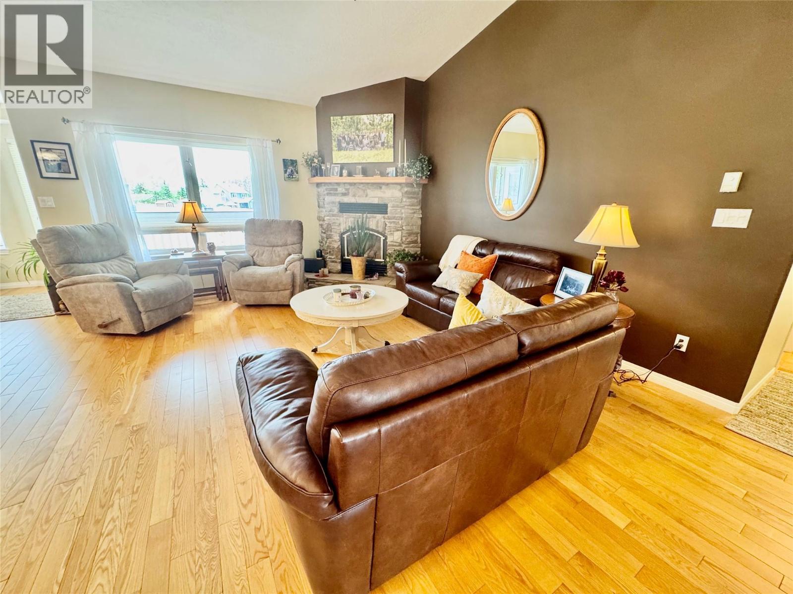 10916 Turgeon Drive, Dawson Creek, British Columbia  V1G 2W8 - Photo 3 - 10350844