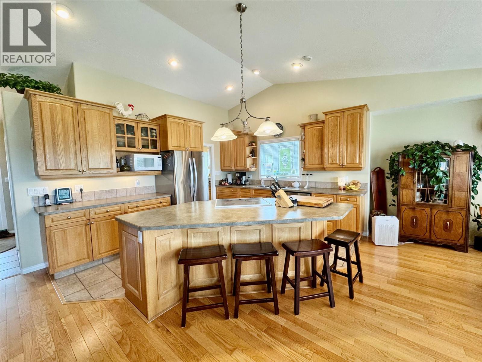 10916 Turgeon Drive, Dawson Creek, British Columbia  V1G 2W8 - Photo 6 - 10350844