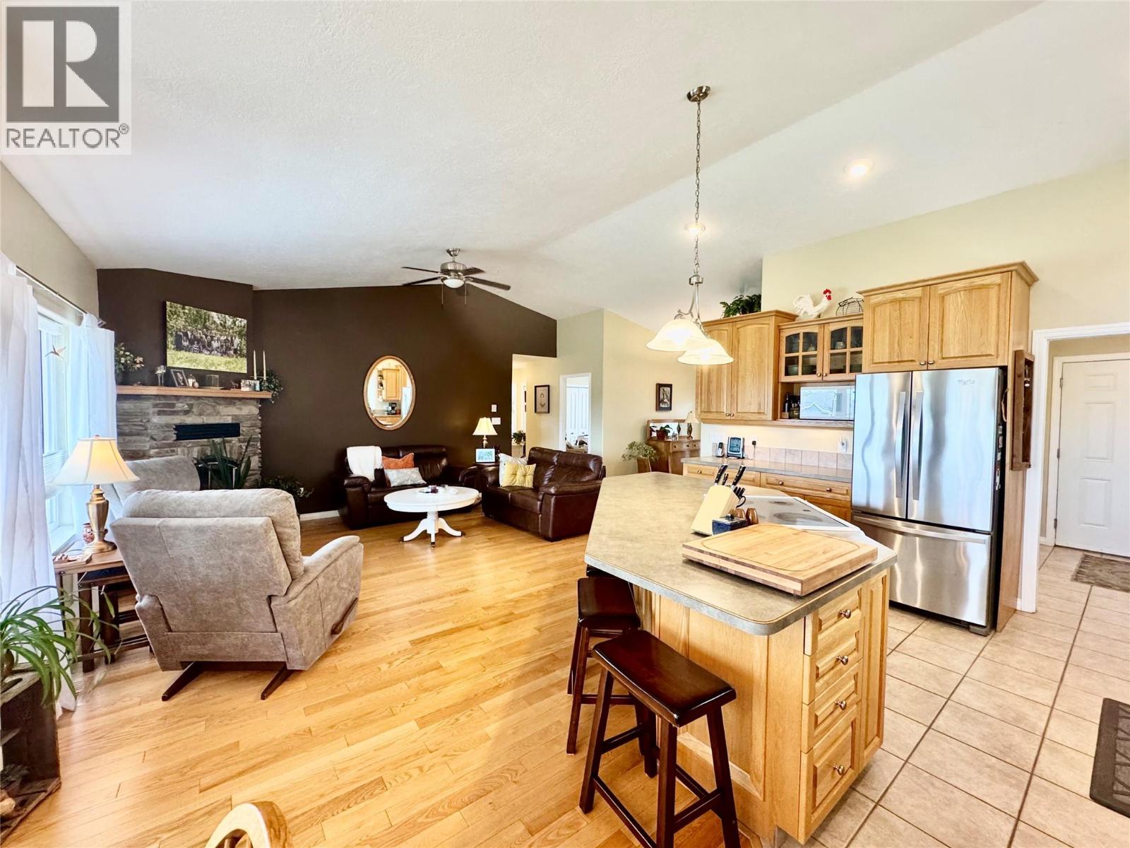 10916 Turgeon Drive, Dawson Creek, British Columbia  V1G 2W8 - Photo 9 - 10350844