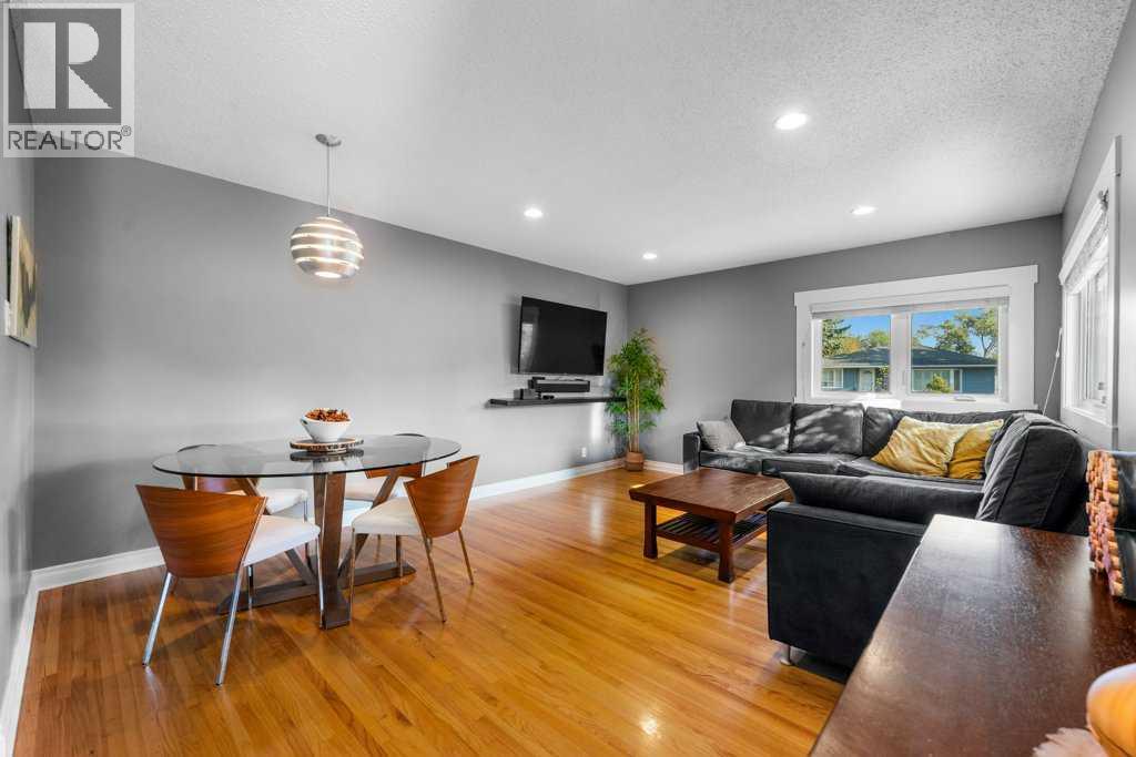 1131 15 Avenue Ne, Calgary, Alberta  T2E 1J4 - Photo 3 - A2256414