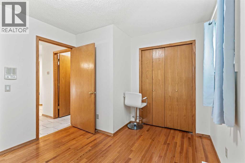 1024 Santana Road Nw, Calgary, Alberta  T3K 3M2 - Photo 16 - A2260607