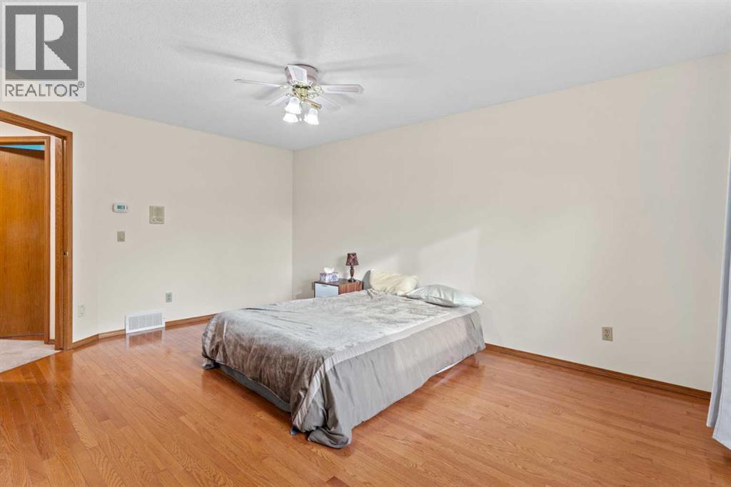 1024 Santana Road Nw, Calgary, Alberta  T3K 3M2 - Photo 35 - A2260607