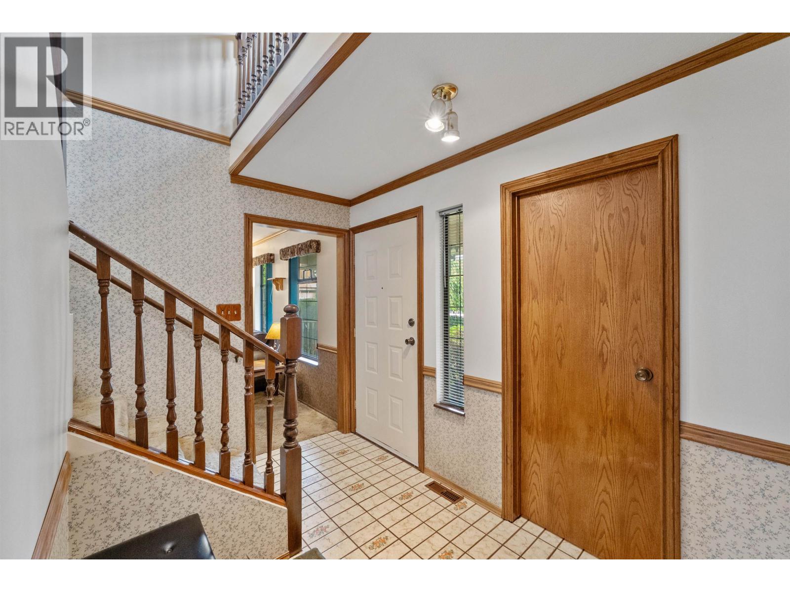 20460 Dale Drive, Maple Ridge, British Columbia  V2X 8V9 - Photo 6 - R3054639
