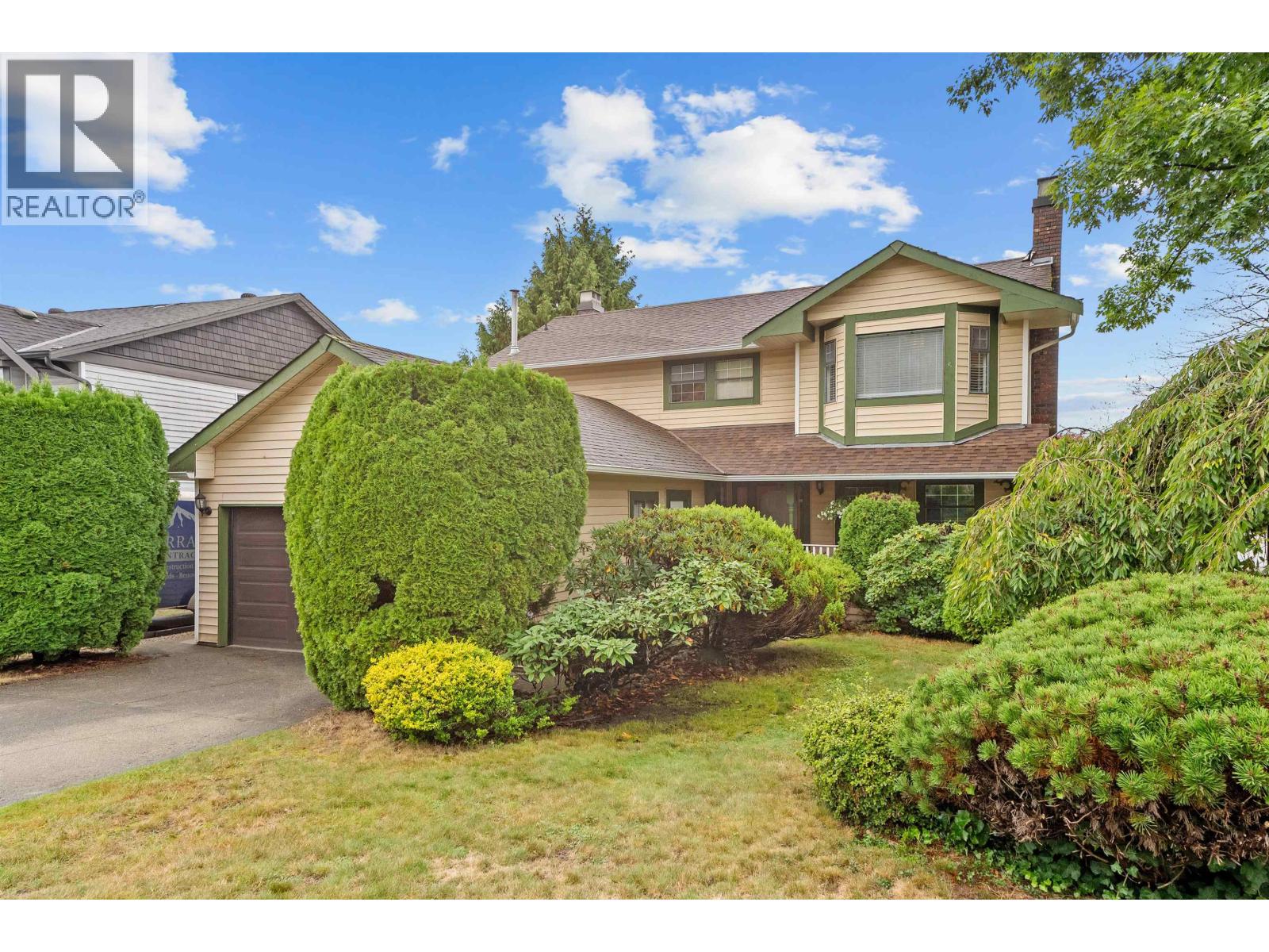 20460 Dale Drive, Maple Ridge, British Columbia  V2X 8V9 - Photo 2 - R3054639