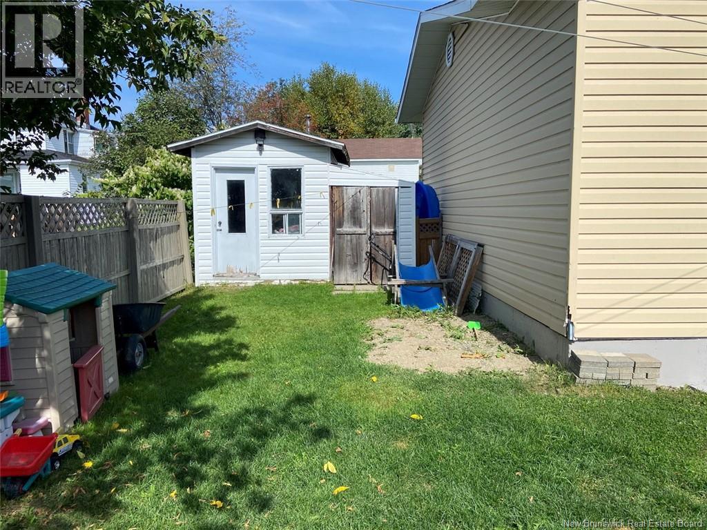 74 35th Avenue, Edmundston, New Brunswick  E3V 2V2 - Photo 11 - NB127649