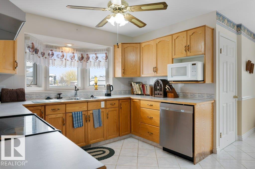 405 Grandin Dr, Morinville, Alberta  T8R 1J1 - Photo 10 - E4460675