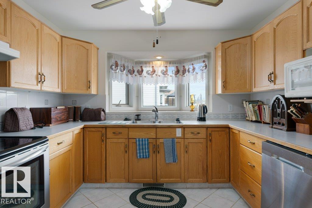 405 Grandin Dr, Morinville, Alberta  T8R 1J1 - Photo 12 - E4460675