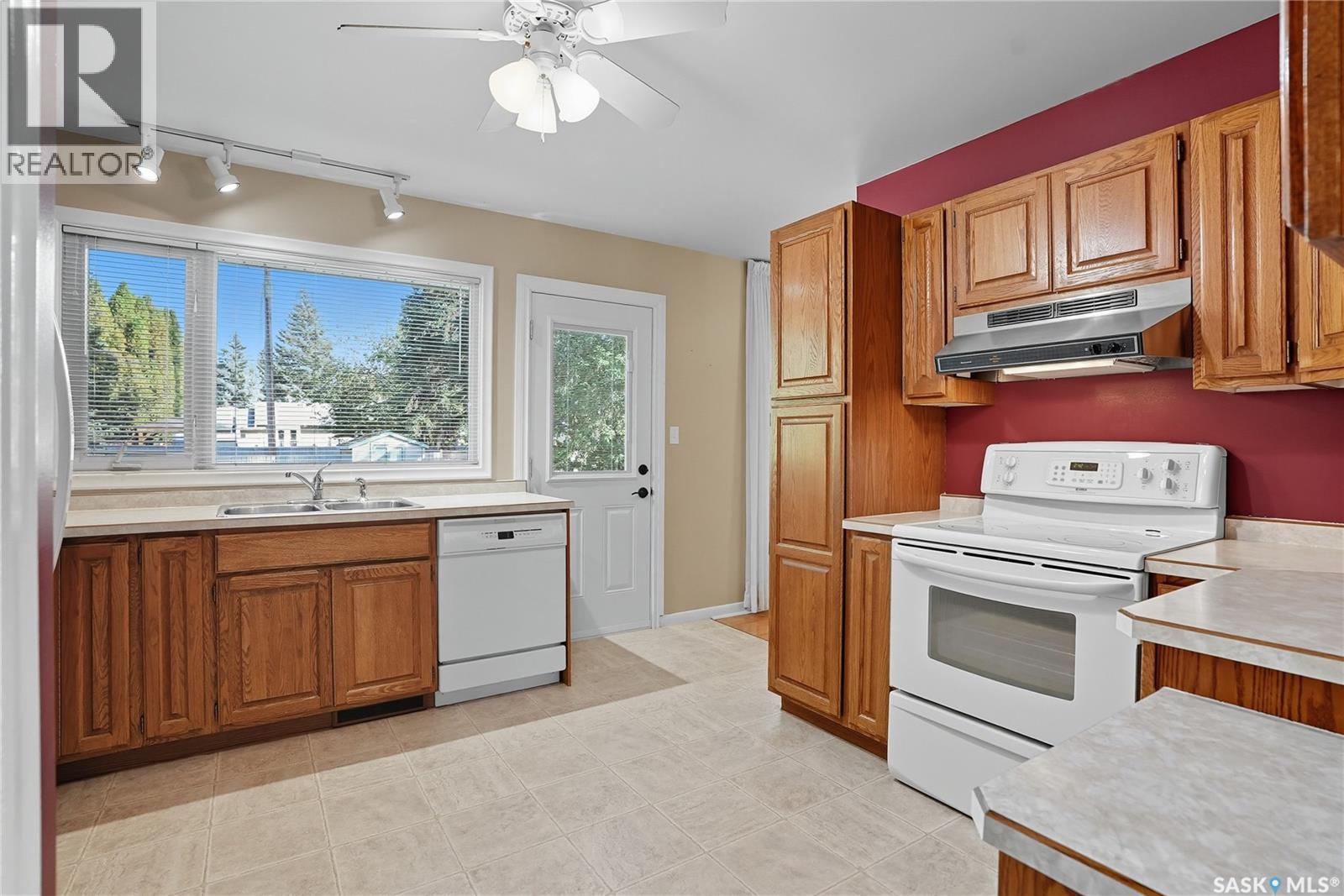 515 Garrison Crescent, Saskatoon, Saskatchewan  S7H 2Z9 - Photo 6 - SK019829