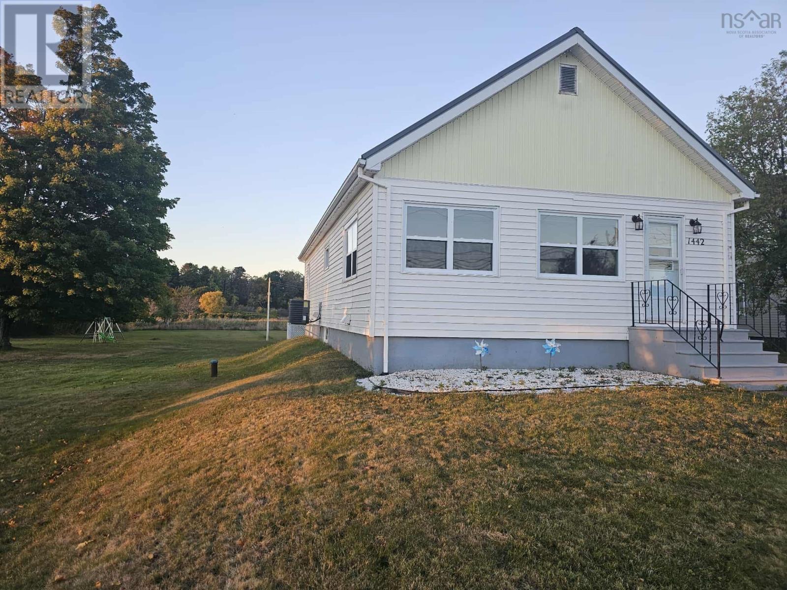 1442 Salmon River Road, Salmon River, Nova Scotia  B6L 4E2 - Photo 2 - 202525052