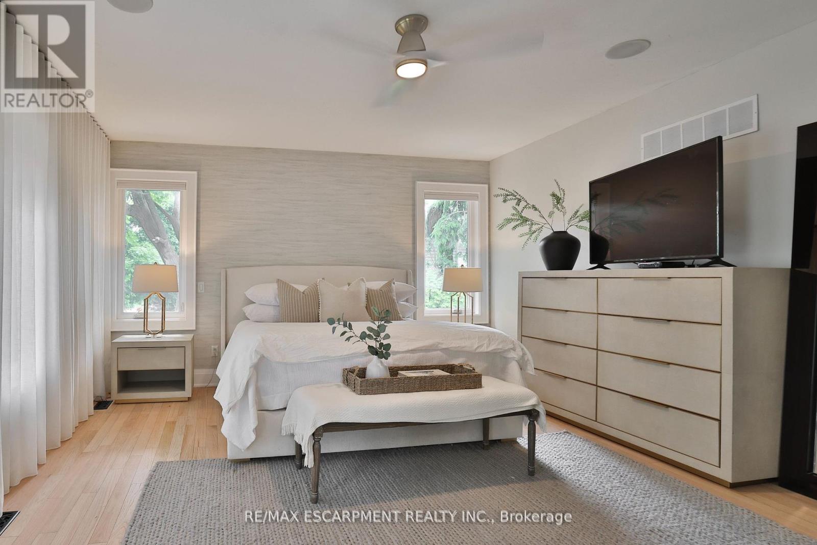 43 Mississauga Road S, Mississauga, Ontario  L5H 2H3 - Photo 25 - W12415093