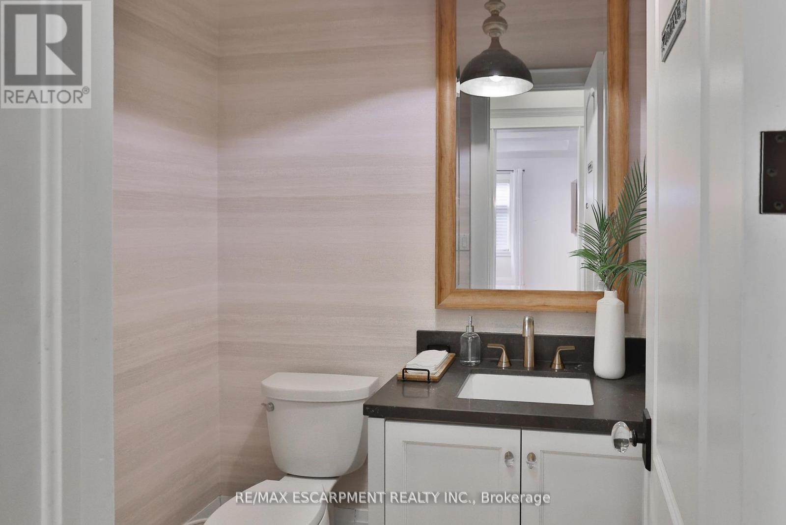 43 Mississauga Road S, Mississauga, Ontario  L5H 2H3 - Photo 14 - W12415093