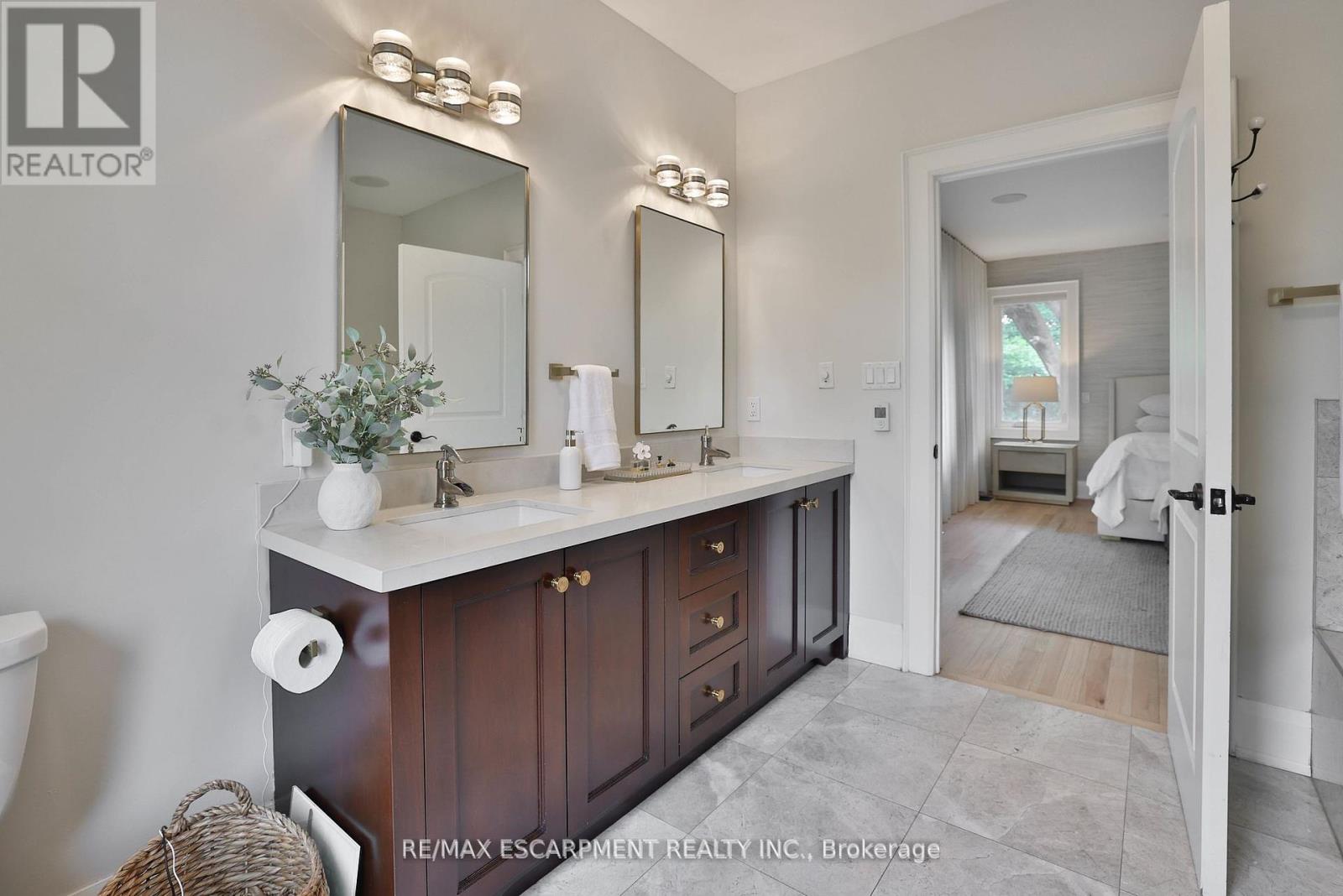 43 Mississauga Road S, Mississauga, Ontario  L5H 2H3 - Photo 27 - W12415093