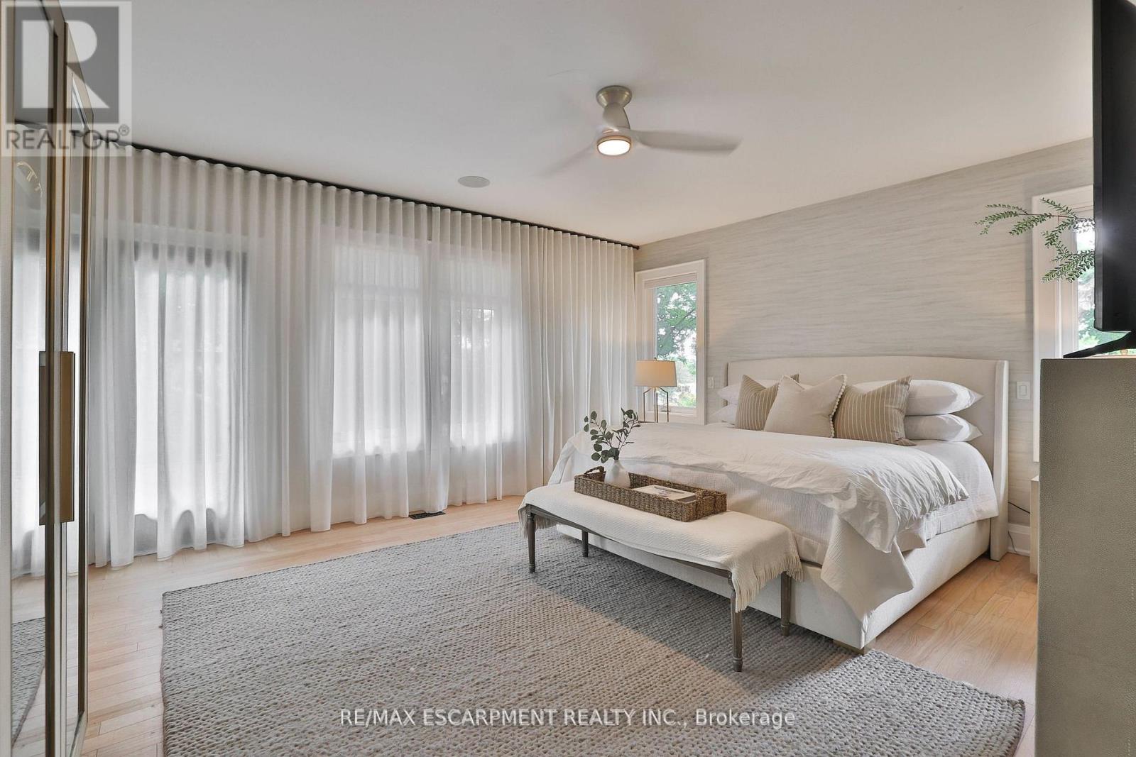43 Mississauga Road S, Mississauga, Ontario  L5H 2H3 - Photo 24 - W12415093