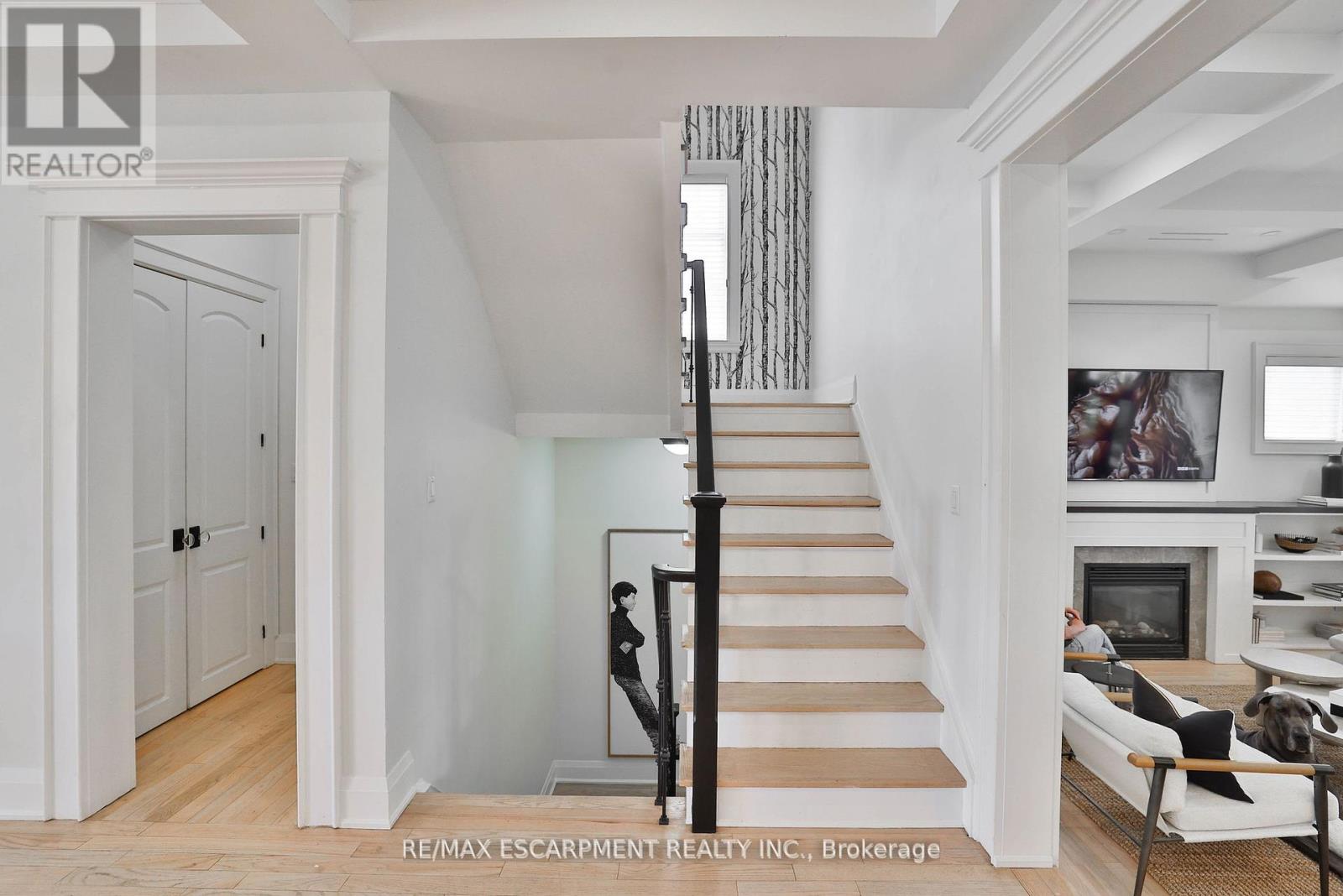 43 Mississauga Road S, Mississauga, Ontario  L5H 2H3 - Photo 13 - W12415093