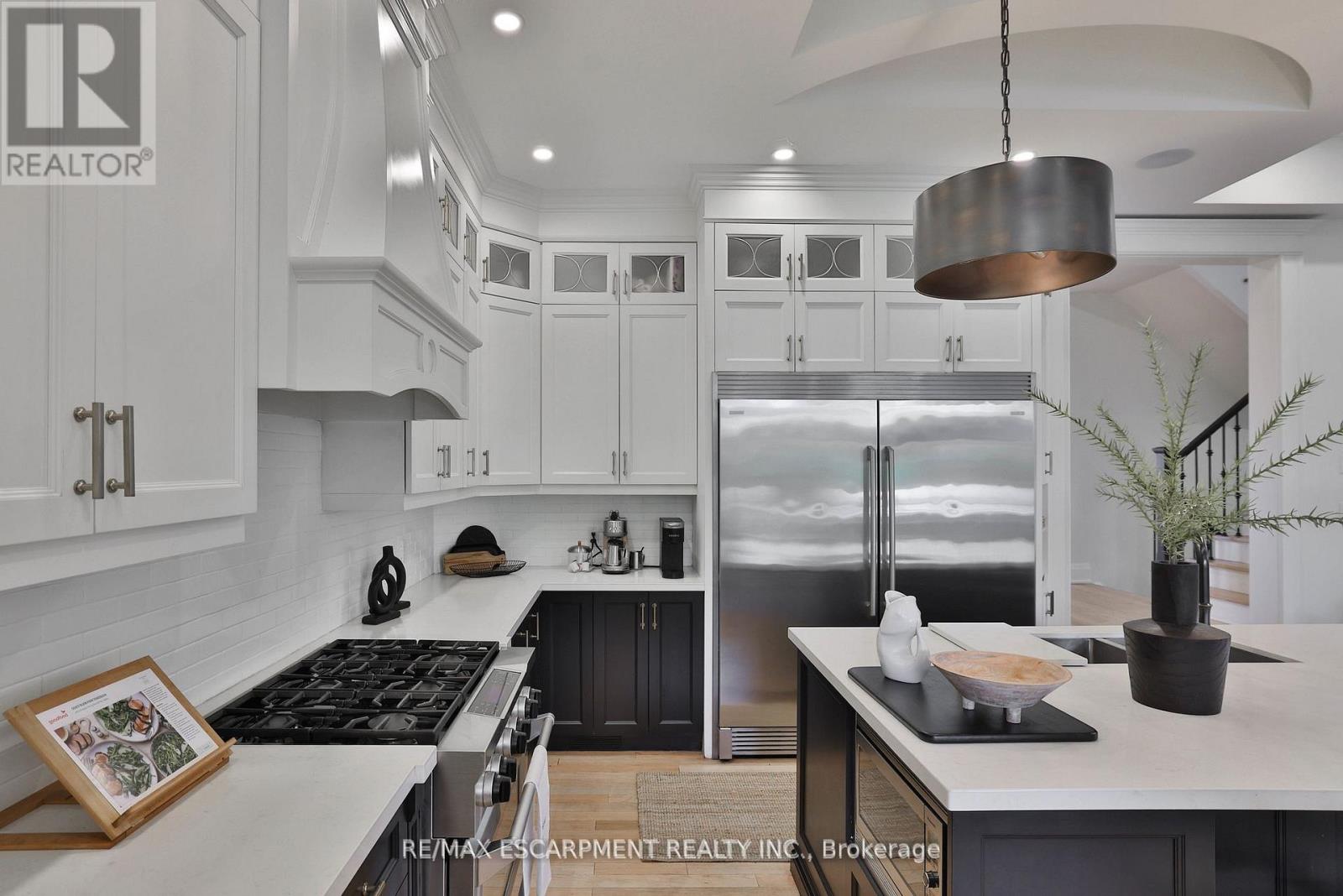 43 Mississauga Road S, Mississauga, Ontario  L5H 2H3 - Photo 18 - W12415093