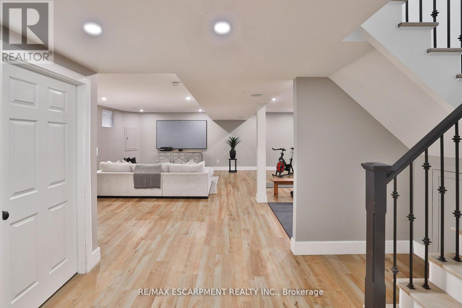 43 Mississauga Road S, Mississauga, Ontario  L5H 2H3 - Photo 36 - W12415093