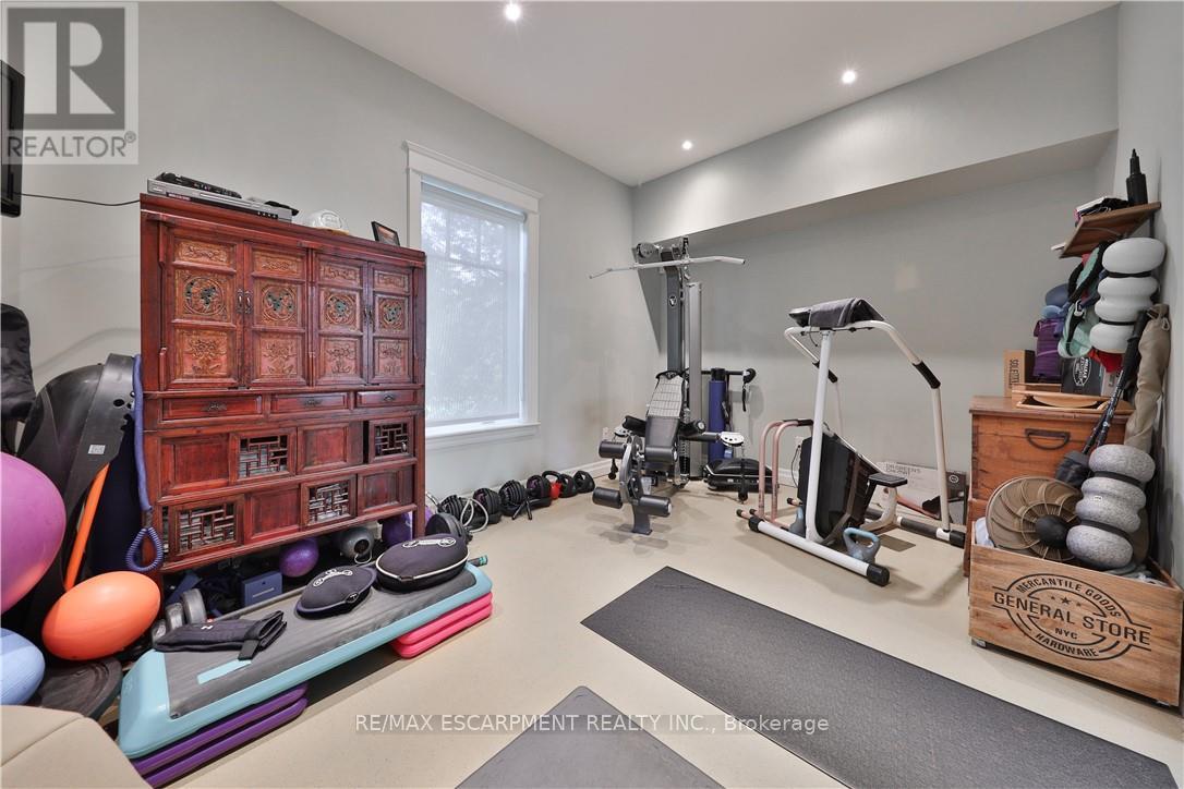 4071 Melba Place, Burlington, Ontario  L7L 2C5 - Photo 27 - W12415801