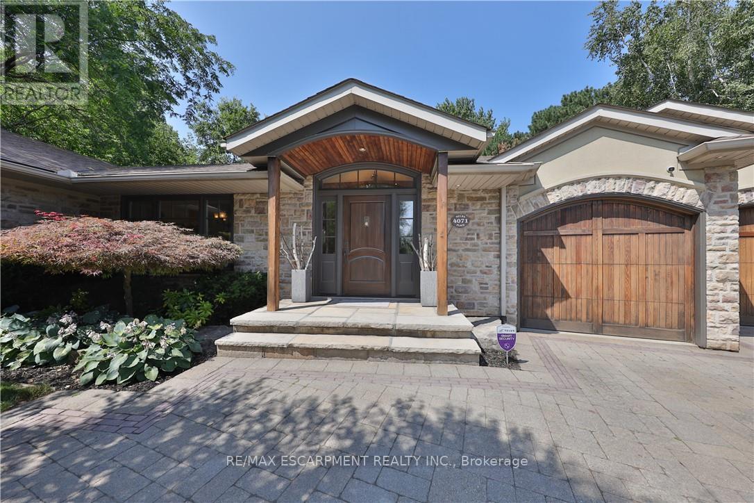 4071 Melba Place, Burlington, Ontario  L7L 2C5 - Photo 5 - W12415801