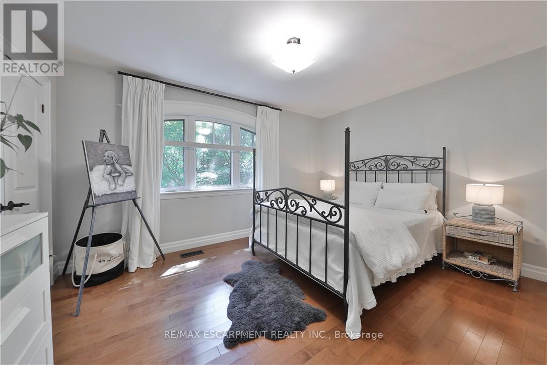 4071 Melba Place, Burlington, Ontario  L7L 2C5 - Photo 20 - W12415801