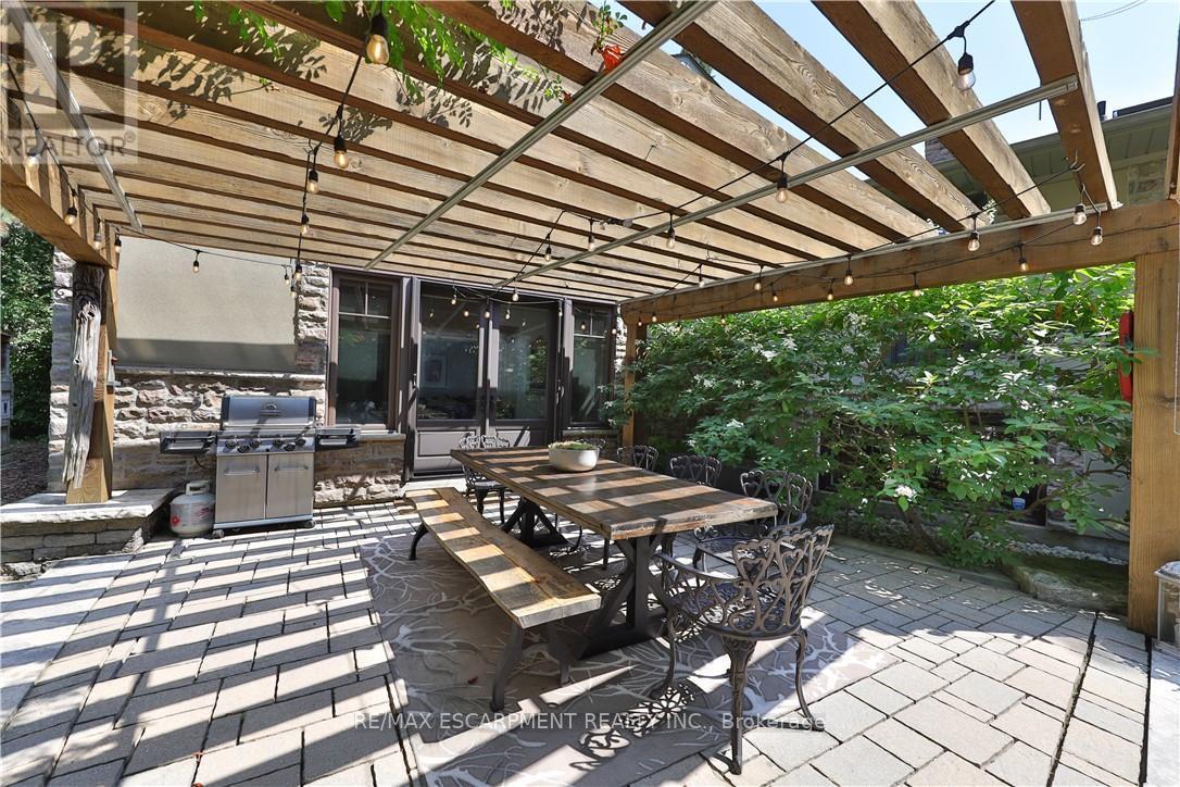 4071 Melba Place, Burlington, Ontario  L7L 2C5 - Photo 37 - W12415801