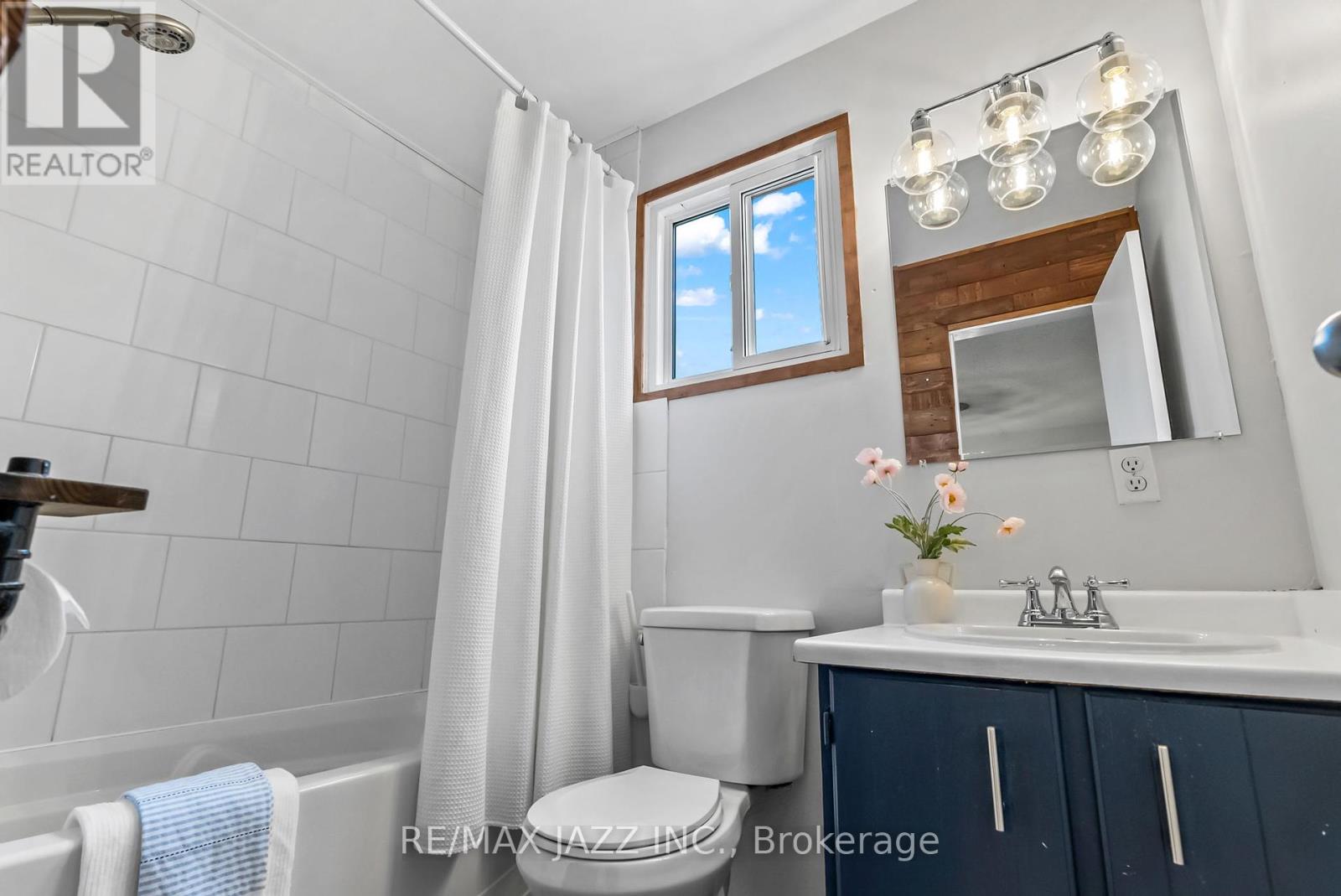 1326 Valley Drive, Oshawa, Ontario  L1J 7J7 - Photo 23 - E12443390
