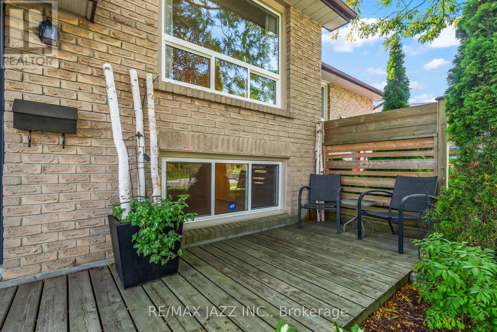1326 Valley Drive, Oshawa, Ontario  L1J 7J7 - Photo 4 - E12443390